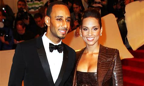 is alicia keys in an open relationship|alicia keys and husband split.